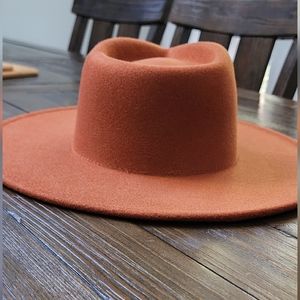 NWOT Solid Regular Brim Fedora with Adjustable Sizing